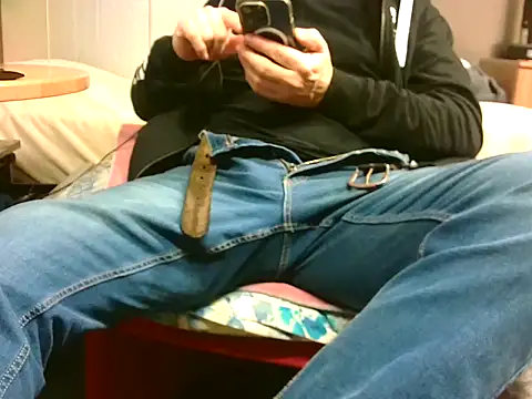 Giulio35 Pika online show from 02/15/26, 04:39