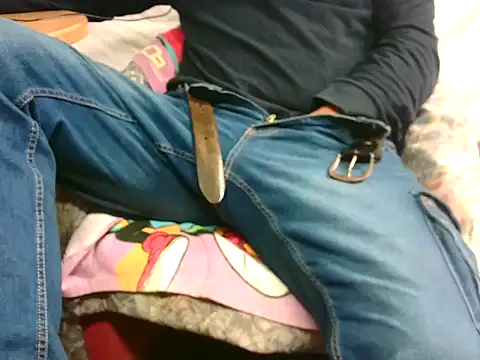 Snapshot of Giulio35_Pika chatting on 11/21/25, 05:50 Giulio35 Pika online show from 11/21/25, 05:50