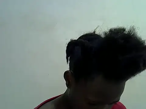 Snapshot of hey_its_andreana chatting on 10/29/25, 08:19 hey its andreana online show from 10/29/25, 08:19