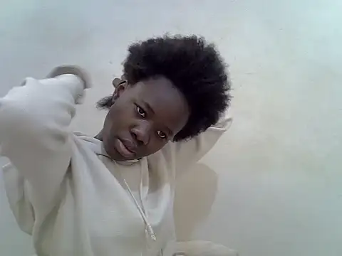 Snapshot of hey_its_andreana chatting on 10/04/25, 10:50 hey its andreana online show from 10/04/25, 10:50