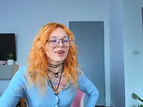 Snapshot of juicyshow_ chatting on 09/16/25, 02:23 juicyshow online show from 09/16/25, 02:23