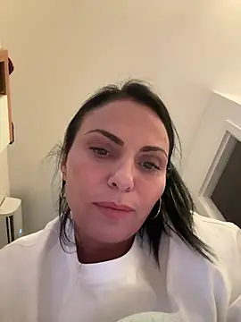 Snapshot of KimKelly13 chatting on 04/08/26, 06:09 KimKelly13 online show from 04/08/26, 06:09