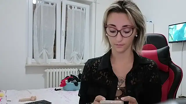 Snapshot of sexy_blondie92 chatting on 09/26/25, 09:10 sexy blondie92 online show from 09/26/25, 09:10