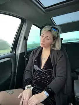 Snapshot of sexy_blondie92 chatting on 02/01/25, 04:11 sexy blondie92 online show from 02/01/25, 04:11