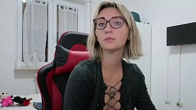 Snapshot of sexy_blondie92 chatting on 10/02/25, 09:51 sexy blondie92 online show from 10/02/25, 09:51