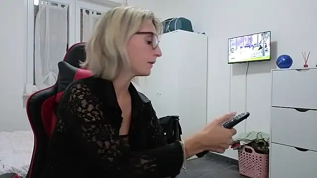 Snapshot of sexy_blondie92 chatting on 10/01/25, 09:40 sexy blondie92 online show from 10/01/25, 09:40