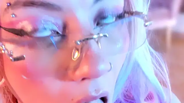 Broklinwhite  online show from 11/06/25, 02:43