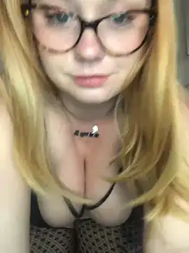 Snapshot of chloetarducci chatting on 03/02/25, 05:20 chloetarducci online show from 03/02/25, 05:20