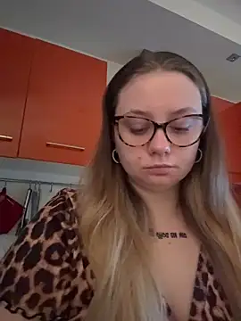 Snapshot of chloetarducci chatting on 03/01/26, 11:21 chloetarducci online show from 03/01/26, 11:21