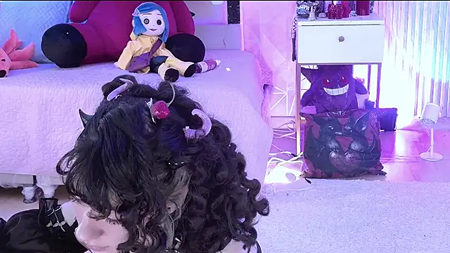 zephirahabney online show from 11/08/25, 03:37