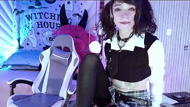 zephirahabney online show from 11/06/25, 03:05