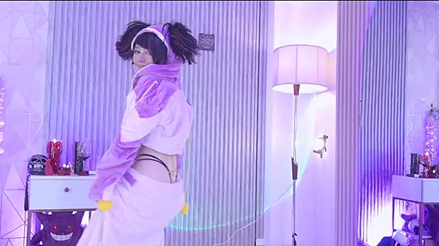 zephirahabney online show from 11/09/25, 02:43