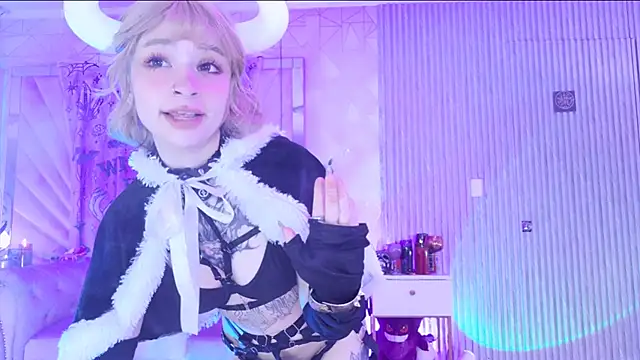 zephirahabney online show from 12/13/25, 08:04