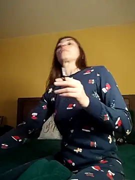 Snapshot of AntoniaHottie chatting on 12/21/25, 09:55 AntoniaHottie online show from 12/21/25, 09:55