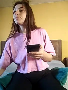 AntoniaHottie online show from 04/04/26, 09:27