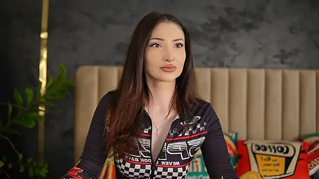 Snapshot of Mayleen_x chatting on 07/11/26, 11:43 Mayleen x online show from 07/11/26, 11:43