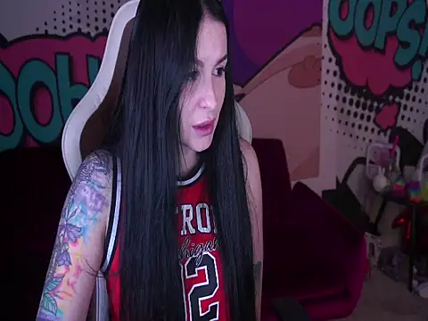 Snapshot of AmberDismond chatting on 07/13/26, 06:13 AmberDismond online show from 07/13/26, 06:13