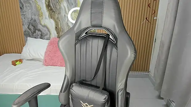 Lili 16 online show from 03/15/26, 11:06