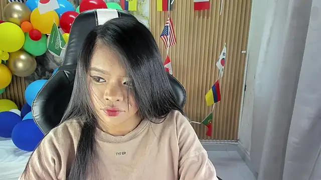 Lili 16 online show from 06/30/26, 11:10