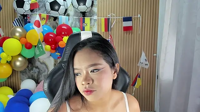 Lili 16 online show from 06/29/26, 11:10
