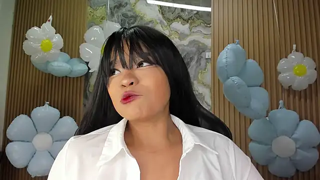 Snapshot of Lili_16 chatting on 05/15/26, 11:08 Lili 16 online show from 05/15/26, 11:08