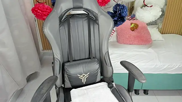 Lili 16 online show from 09/18/25, 11:13