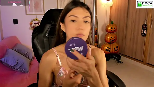 Lilabril online show from 10/22/25, 02:38