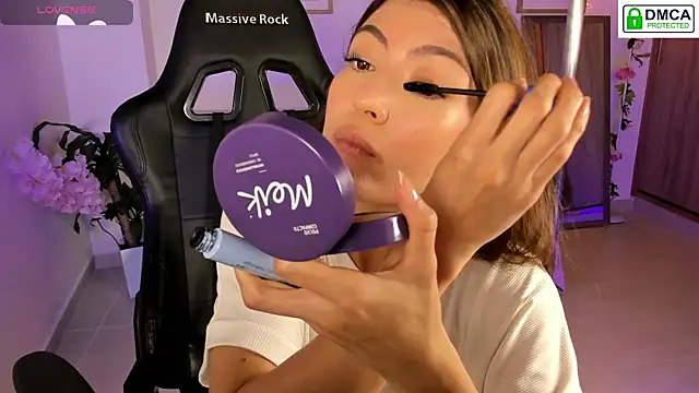 Lilabril online show from 12/19/25, 03:03