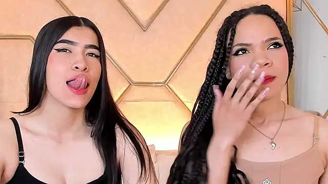 siara and zoe online show from 12/18/25, 10:57