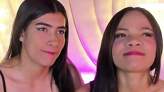 siara and zoe online show from 06/18/26, 11:21