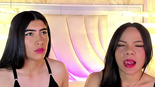 siara and zoe online show from 06/14/26, 12:29