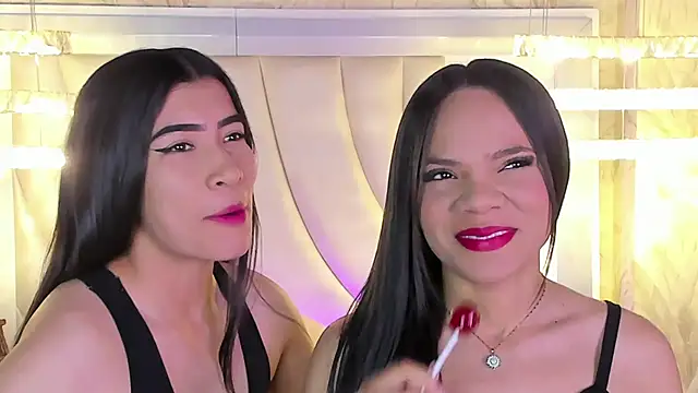 siara and zoe online show from 07/07/26, 11:19