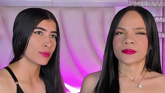 Snapshot of siara_and_zoe chatting on 05/28/26, 10:26 siara and zoe online show from 05/28/26, 10:26