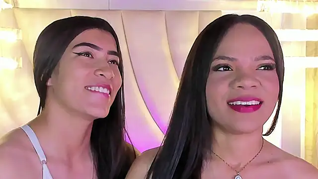 siara and zoe online show from 07/18/26, 10:51