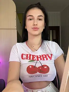 Snapshot of Julietta_a chatting on 10/26/25, 12:49 Julietta a online show from 10/26/25, 12:49