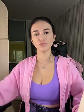 Snapshot of Julietta_a chatting on 10/27/25, 07:53 Julietta a online show from 10/27/25, 07:53