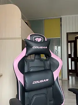 Snapshot of Julietta_a chatting on 11/21/25, 09:08 Julietta a online show from 11/21/25, 09:08