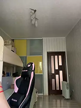 Snapshot of Julietta_a chatting on 10/14/25, 07:31 Julietta a online show from 10/14/25, 07:31