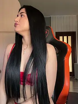 Snapshot of Julietta_a chatting on 03/07/25, 11:07 Julietta a online show from 03/07/25, 11:07