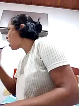 Snapshot of GiveLove1 chatting on 02/08/26, 12:52 GiveLove1 online show from 02/08/26, 12:52