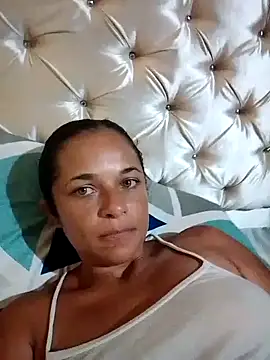 Snapshot of GiveLove1 chatting on 12/22/25, 02:50 GiveLove1 online show from 12/22/25, 02:50