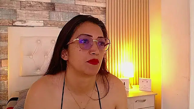 Snapshot of dayana_mendoza69 chatting on 12/02/25, 03:03 dayana mendoza69 online show from 12/02/25, 03:03