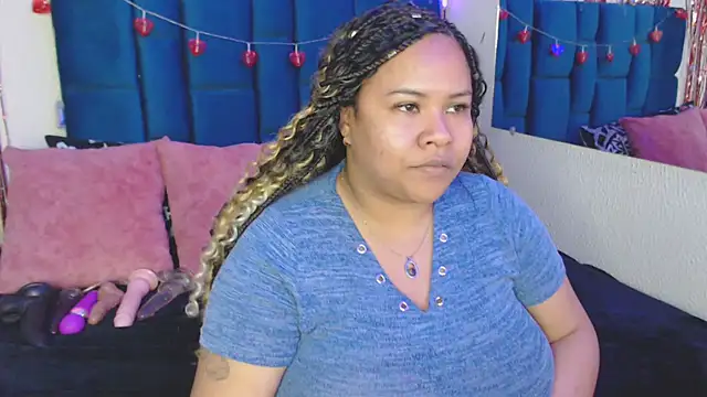 Snapshot of alba_sex10 chatting on 03/18/25, 04:39 alba sex10 online show from 03/18/25, 04:39