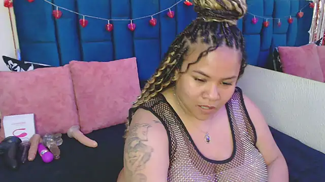 Snapshot of alba_sex10 chatting on 03/21/25, 01:56 alba sex10 online show from 03/21/25, 01:56