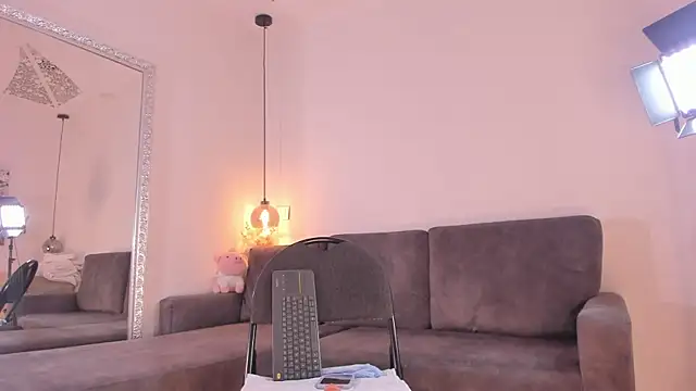 Snapshot of Isabella_francoo chatting on 09/11/25, 12:27 Isabella francoo online show from 09/11/25, 12:27