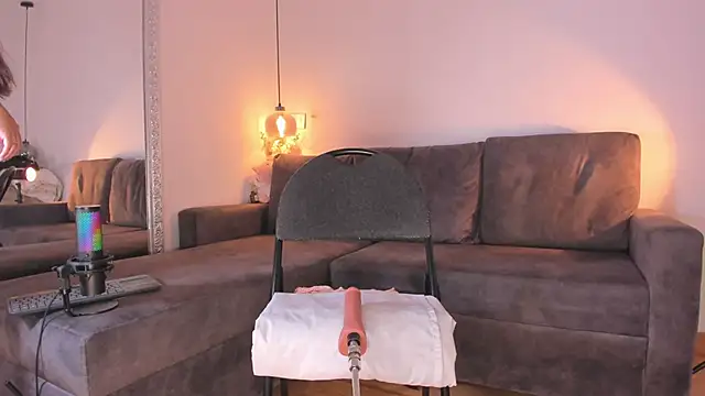 Snapshot of Isabella_francoo chatting on 12/05/25, 12:15 Isabella francoo online show from 12/05/25, 12:15