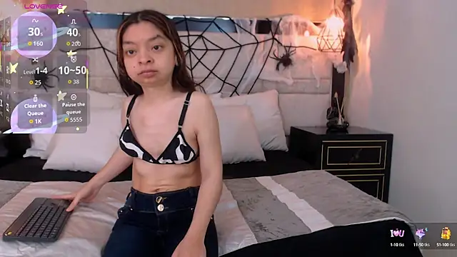 CharlotteMuller online show from 10/10/25, 08:31