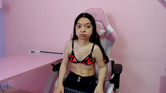 CharlotteMuller online show from 12/02/25, 07:59