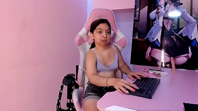 CharlotteMuller online show from 04/21/26, 08:15