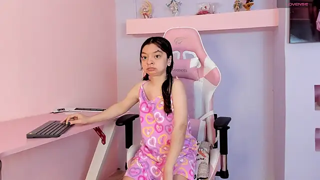 CharlotteMuller online show from 10/23/25, 06:17